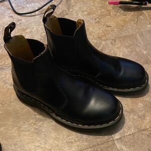 Doc Martin unisex Chelsea boots